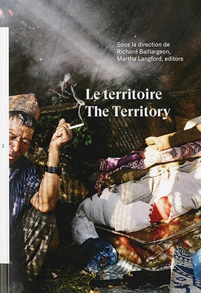 cover of book 'Le territoire/The Territory', 2022.